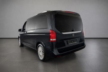 Mercedes V 220 - 5