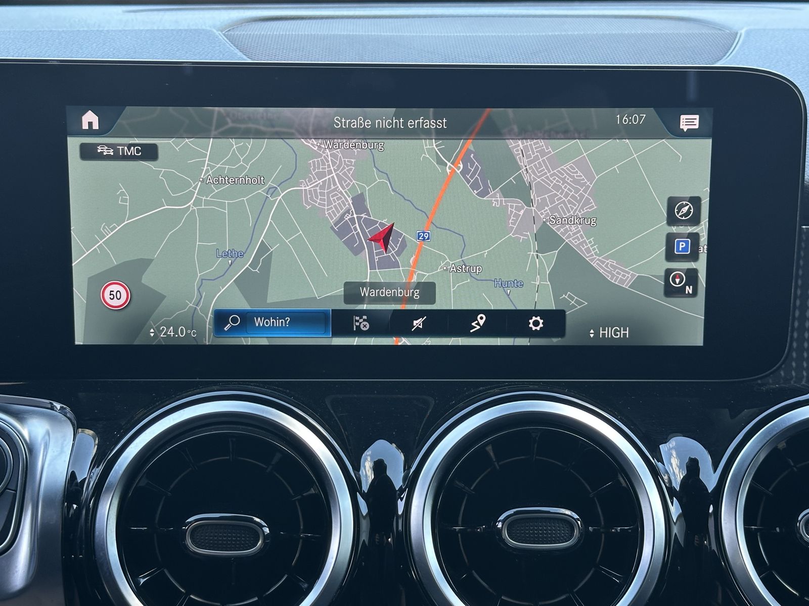 Fahrzeugabbildung Mercedes-Benz GLB 220d Progressive NAV+LED+V-COCK+KAM+CARPLAY