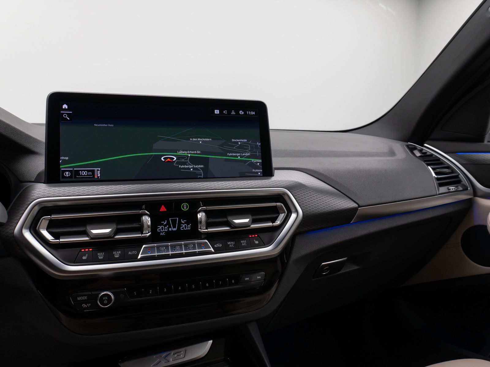 Fahrzeugabbildung BMW X3 xD30d M Sport Kamera DAB HiFi AHK Komfort 20"