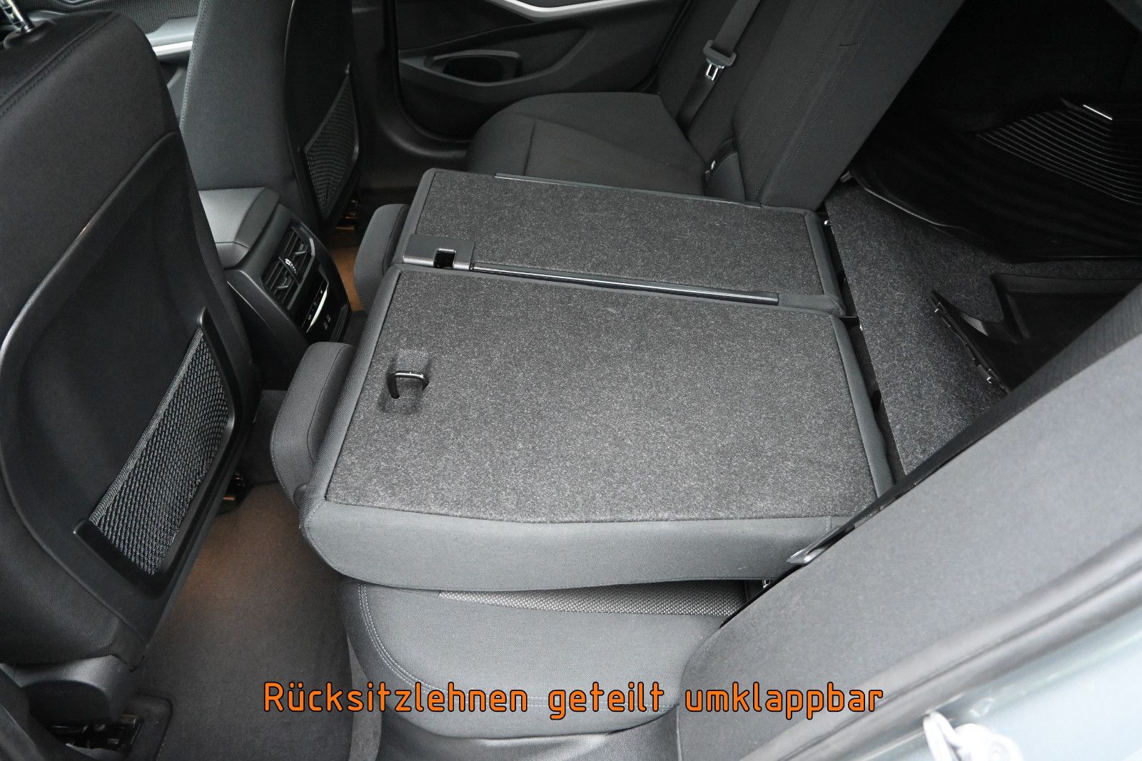 Fahrzeugabbildung BMW 330d xDrive °HEAD-UP°PRIVACY°STANDHEIZUNG°8FACH