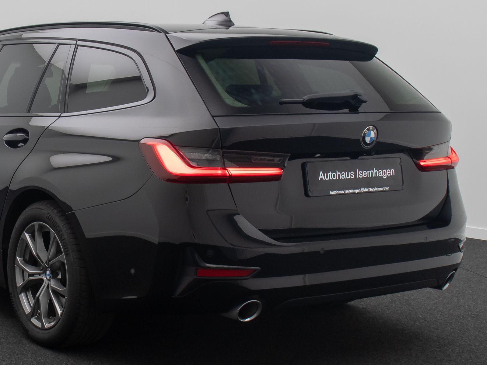 Fahrzeugabbildung BMW 320d Sport Line HUD 360°Komfort DriveAs Cockpit+