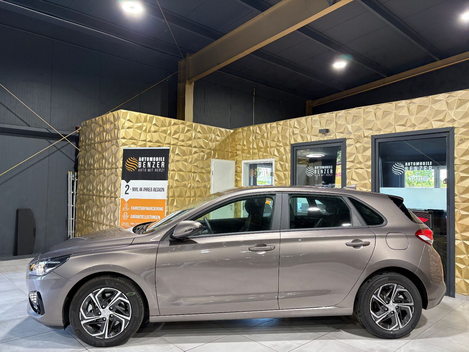 Fahrzeugabbildung Hyundai i30 Select Mild-Hybrid/PDC/DAB/SHZ/KLIMA/TEMPOMA