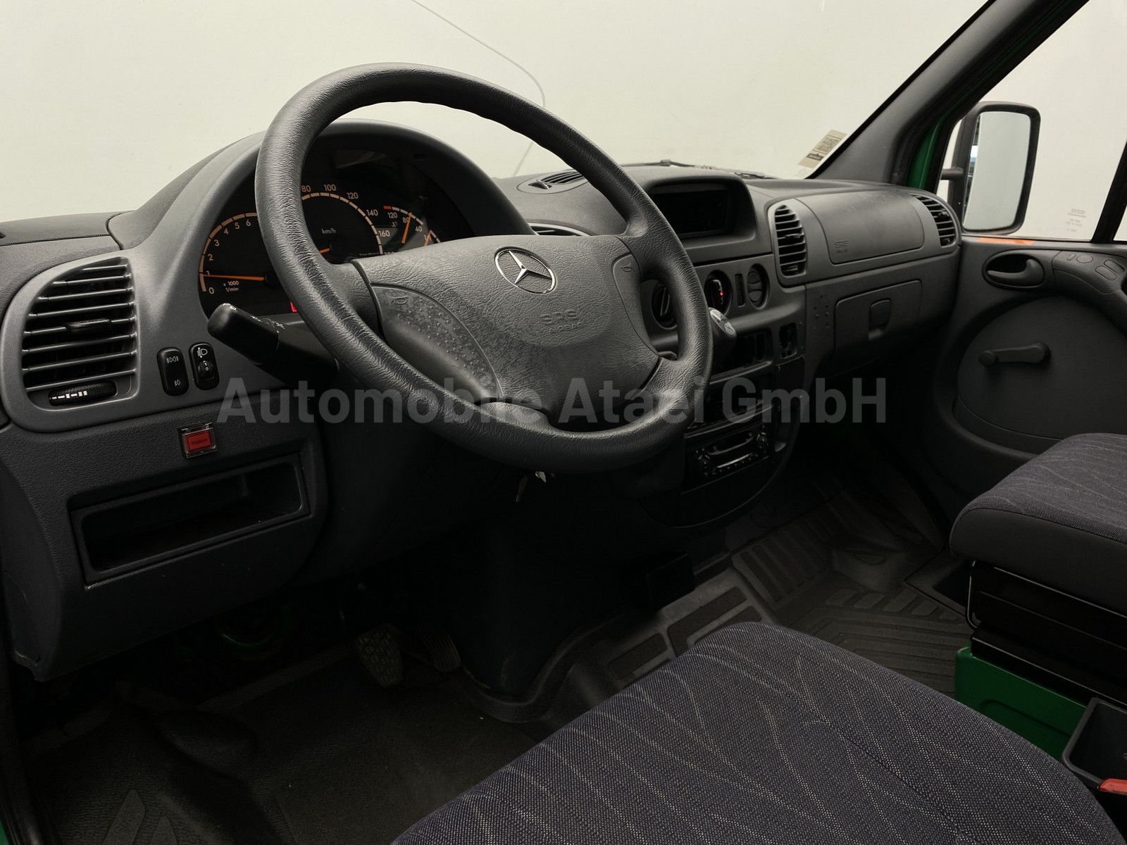 Fahrzeugabbildung Mercedes-Benz Sprinter 413 CDI MAXI *Behörde/Camper* GENERATOR