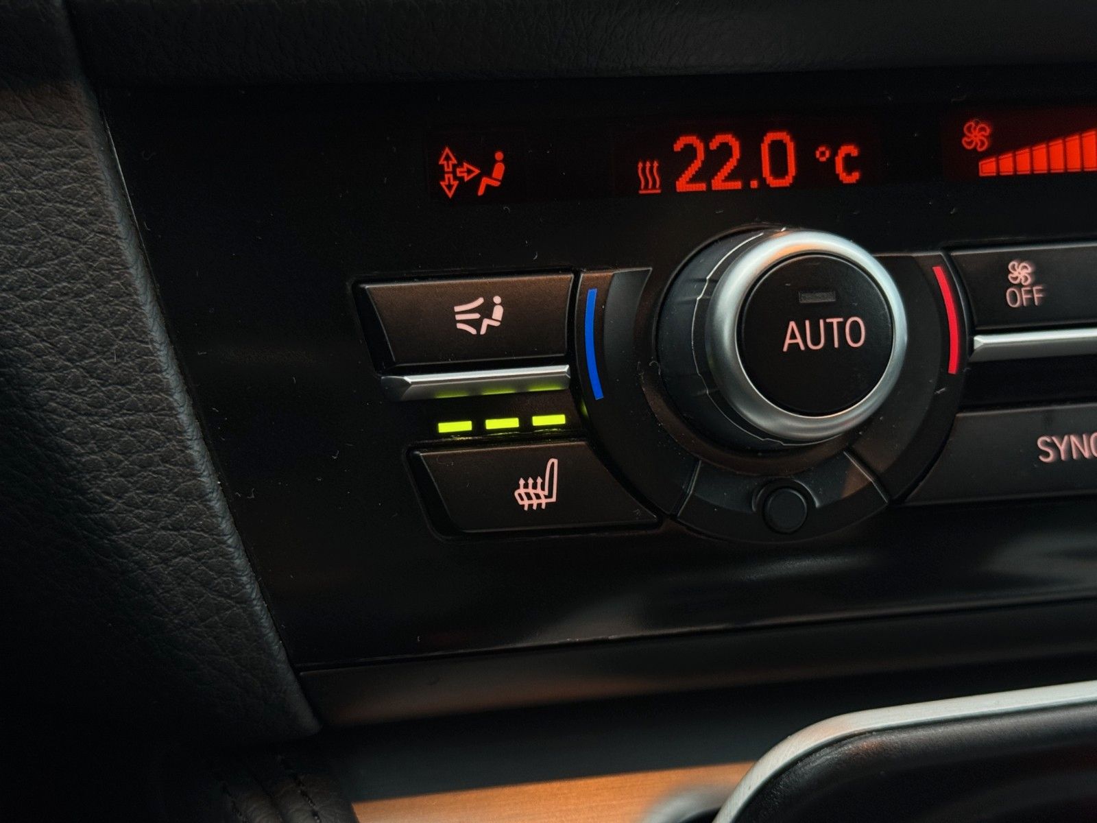 Fahrzeugabbildung BMW 520d Touring AHK/M-Paket/Head-Up/Bhz.Lenkrad/PDC