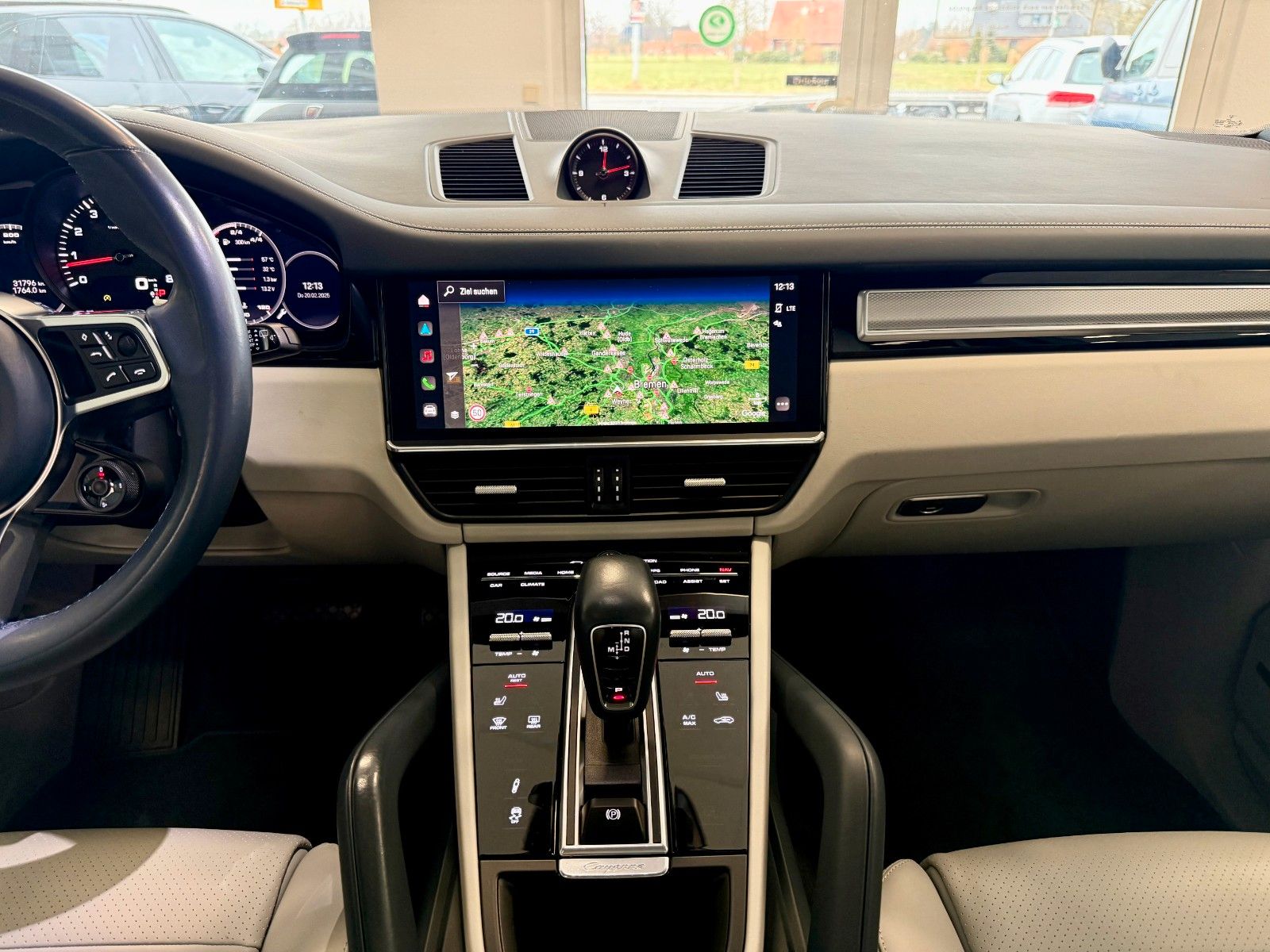 Fahrzeugabbildung Porsche Cayenne V6 Platinum Edition SportChrono/Panorama