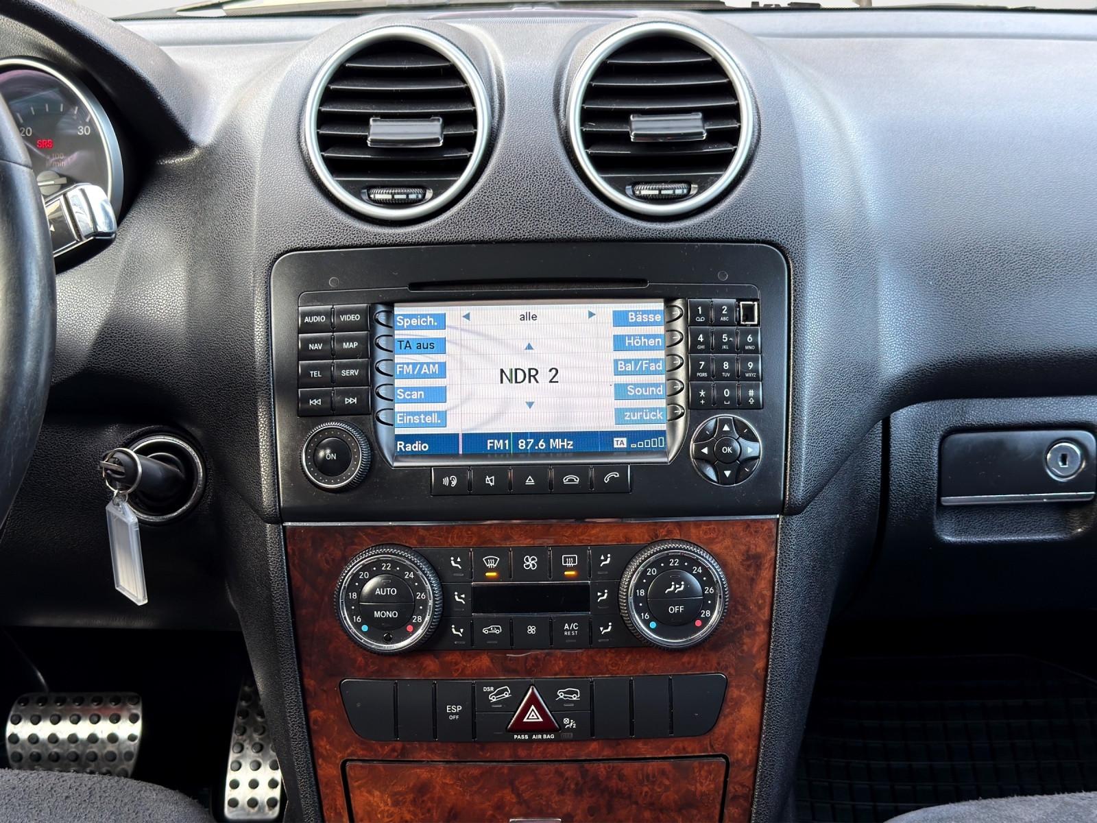 Mercedes-Benz ML 320 CDI NAVI*XENON*PDC*MEMORY*TEMPOMAT*AHK*!