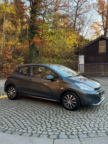 Peugeot 208 1.2l Super Zustand V