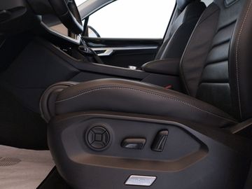 Volkswagen Touareg - 11