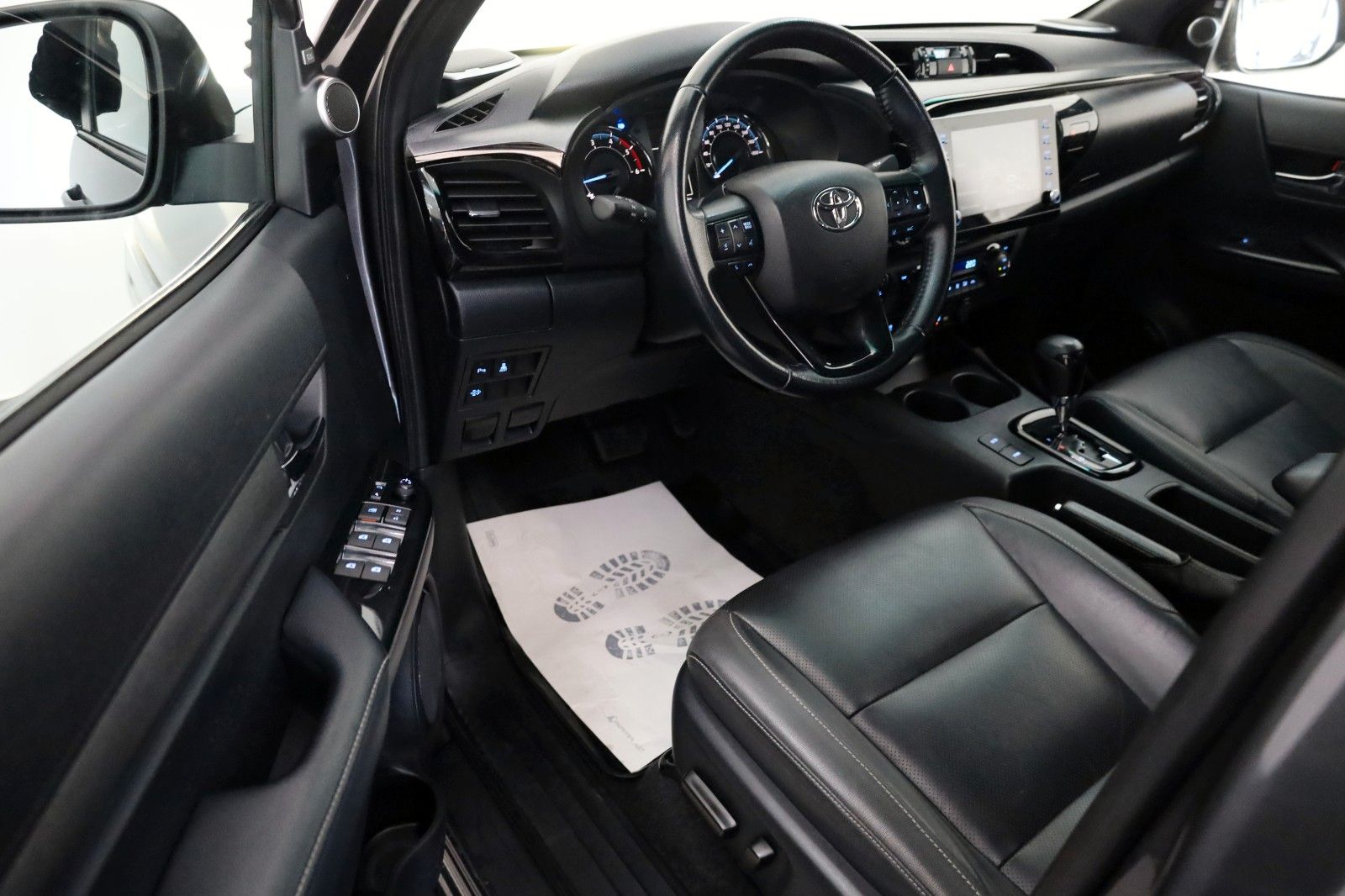 Fahrzeugabbildung Toyota Hilux 2.8 D-4D Invincible,4x4 Doka,CarPlay,Rollo