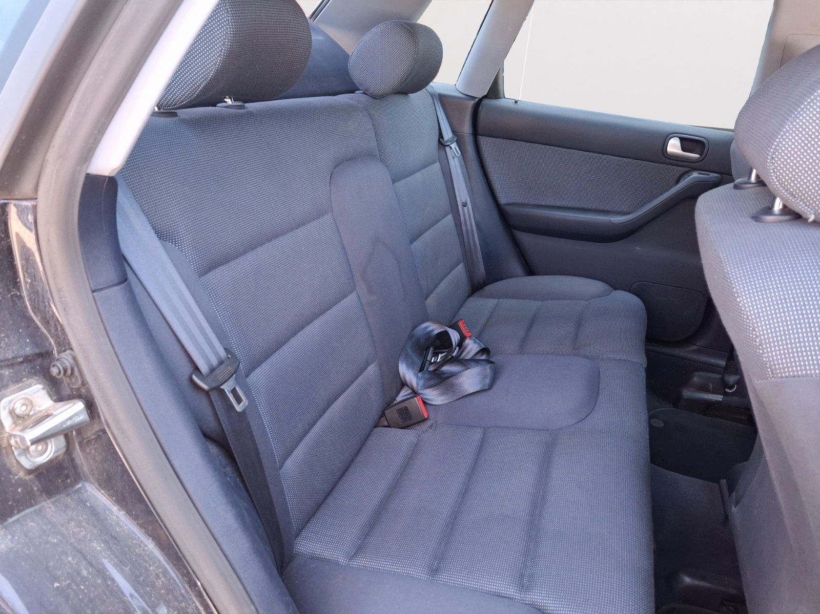 Fahrzeugabbildung Audi A3 1.6 Ambiente ! SHZ ! Klimaautom. ! 2te Hand !
