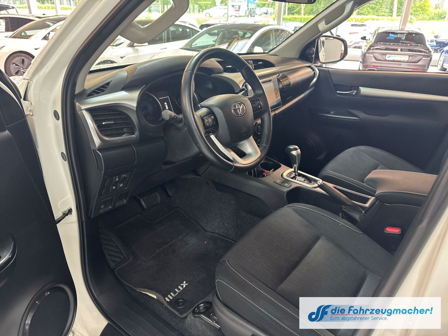 Fahrzeugabbildung Toyota Hilux Double Cab Meister 4x4 2.4 D-4D Sperrdiff.