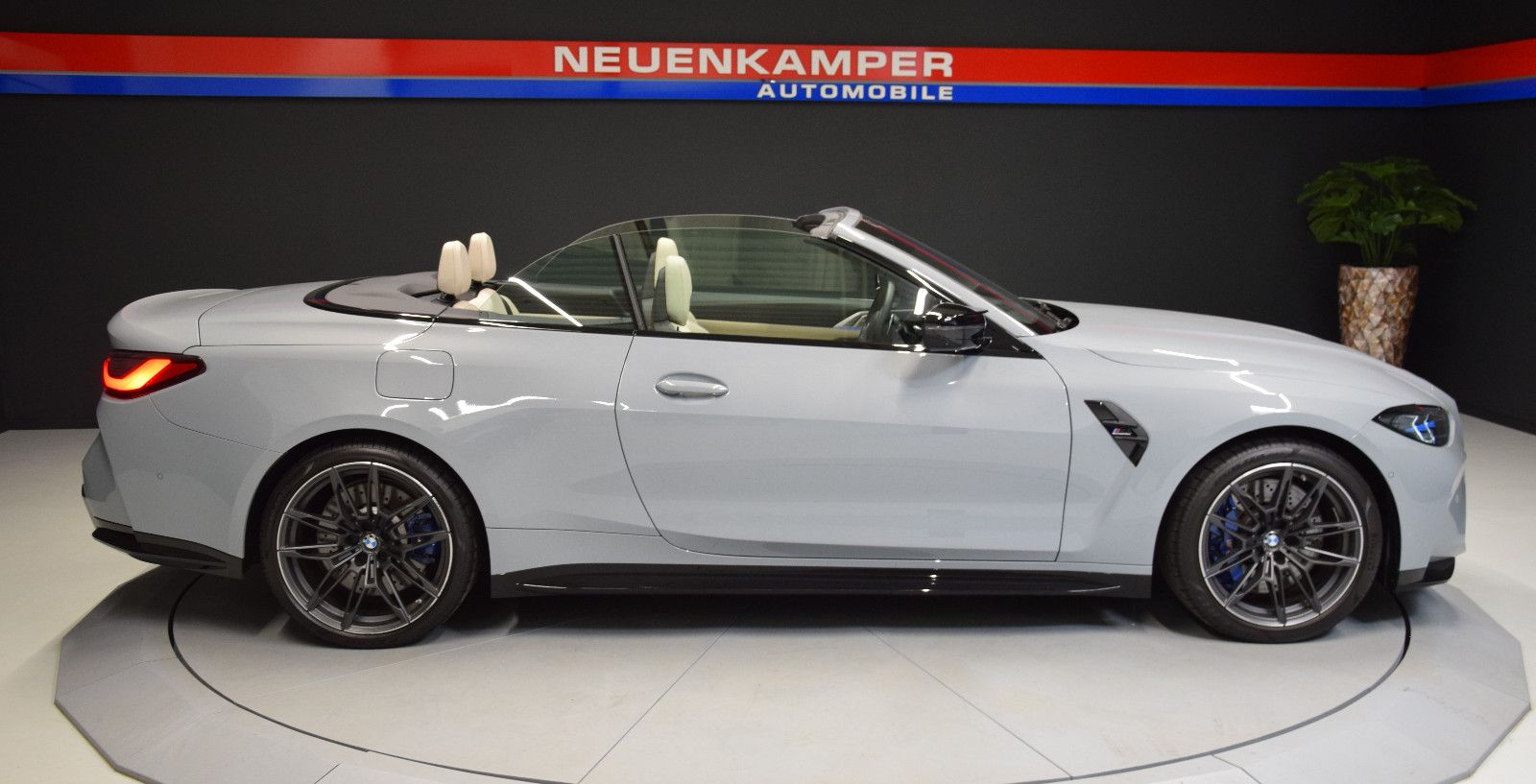 Fahrzeugabbildung BMW M4 Cabrio xDr. Individ. HuD ACC Sitzlüft 360°h/k