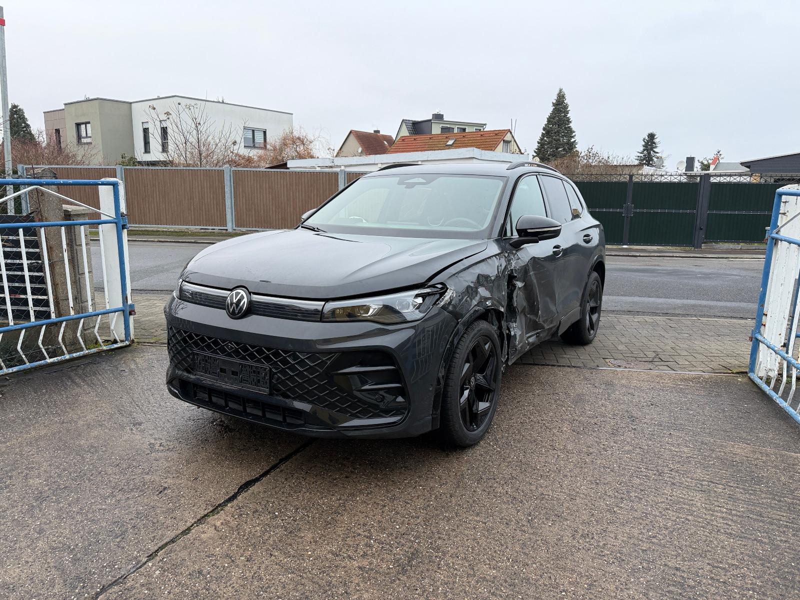 Volkswagen Tiguan 2.0 TDI 110 kW R-Line/Nav/IQ/19"/AHK