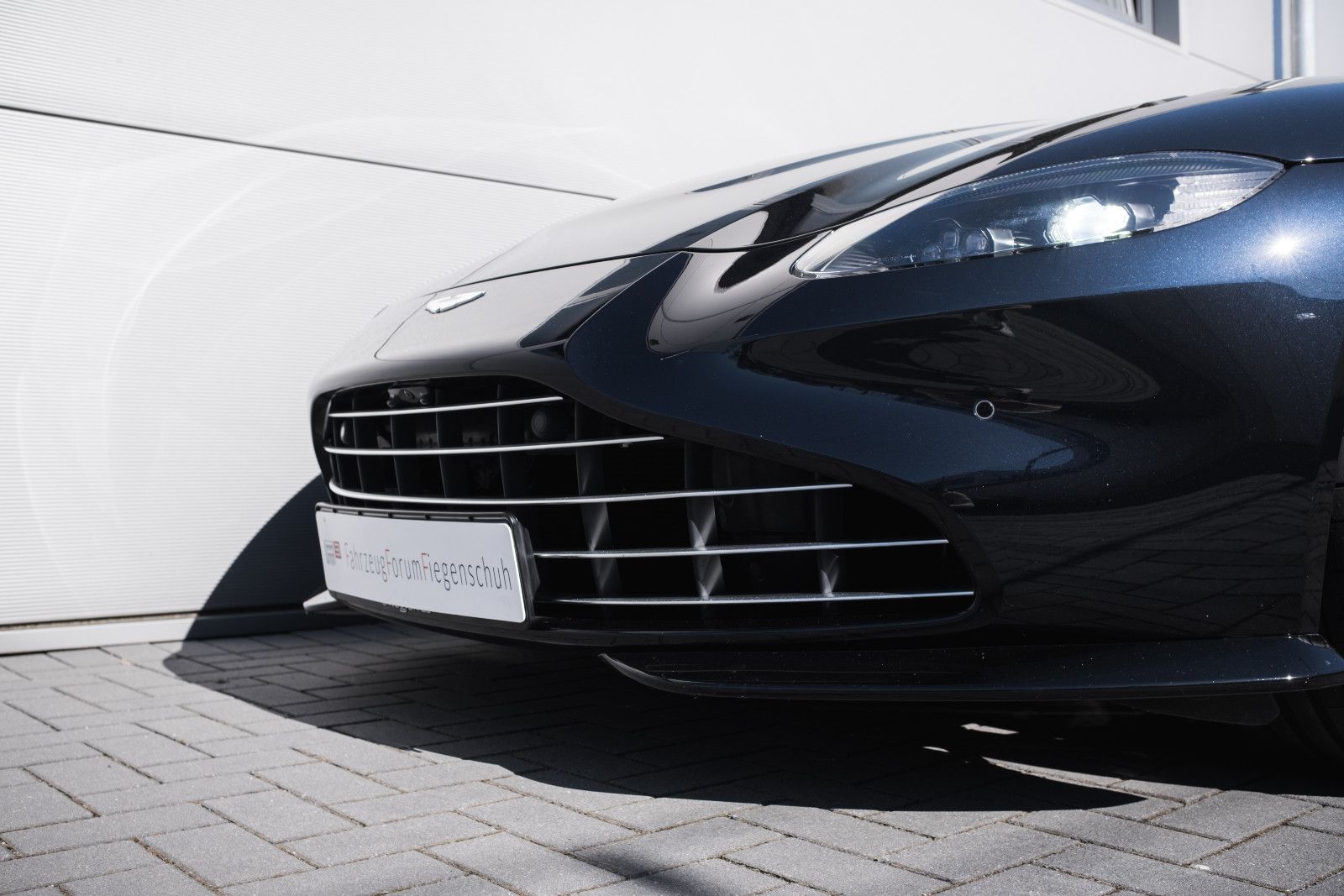 Fahrzeugabbildung Aston Martin V8 Vantage 4.0 V8 - Sitzbelüftung-Service neu