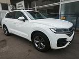 Volkswagen Touareg R-Line 4Motion/LED/PANO/ACC - VW Touareg in Duisburg