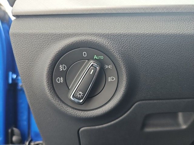 Fahrzeugabbildung SKODA Kamiq 1.0 TSI Tour LED NSW DAB Climatronic