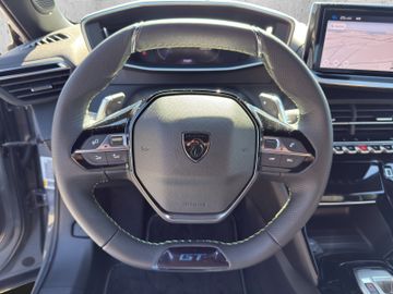 Peugeot 2008 1.2 136 GT +Navi+Kam.+LED+SHZ+KeyLess+ACC