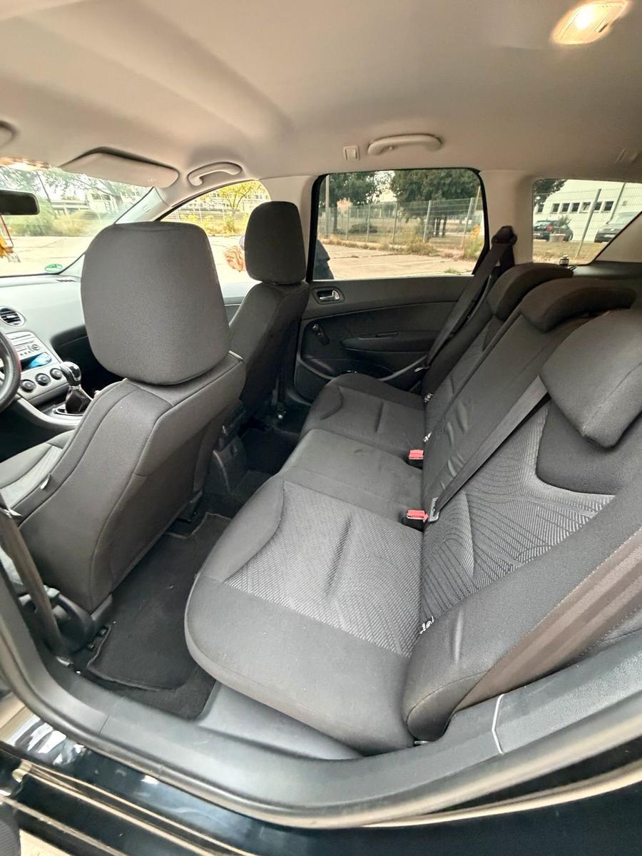 Peugeot 308 2012 — photo 11