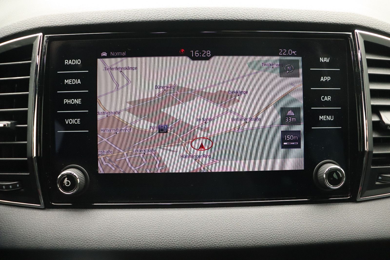 Fahrzeugabbildung SKODA Karoq 1.5 Ambition SPORTLINE LED NAVI ACC