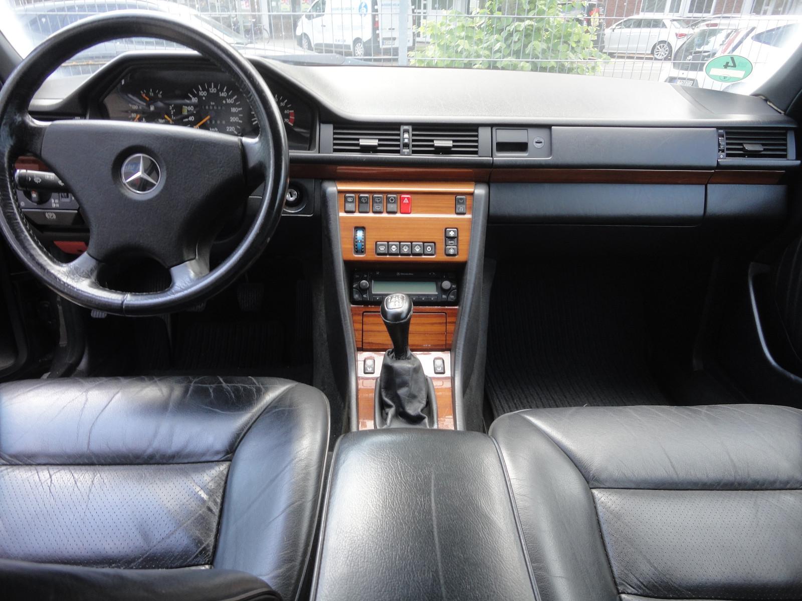 Mercedes-Benz E 230 TE Leder+Klima+ESD+SHZ H-Zulassung
