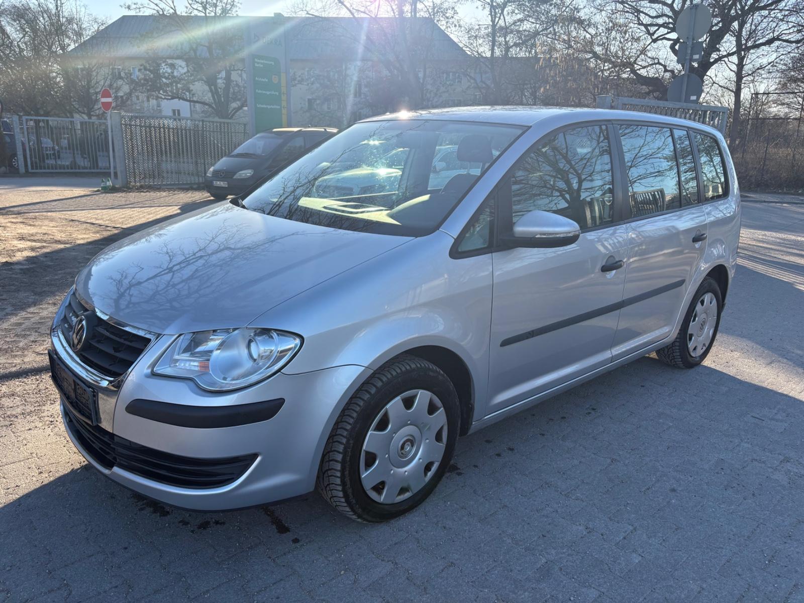 Volkswagen Touran Conceptline,Automatik,Facelift Modell2010