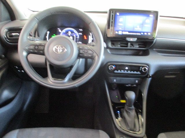 Fahrzeugabbildung Toyota Yaris Hybrid Black&White