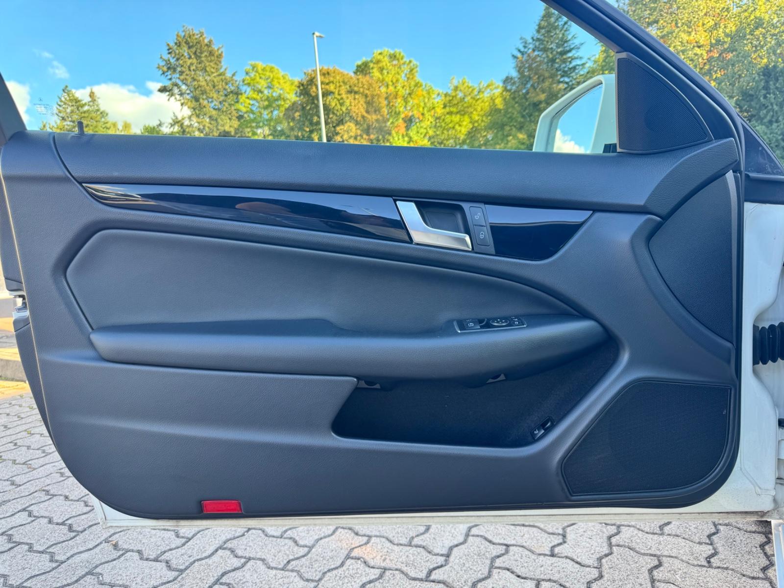 Mercedes-Benz C 180 C Coupe Navi /Automatik/Tempomat