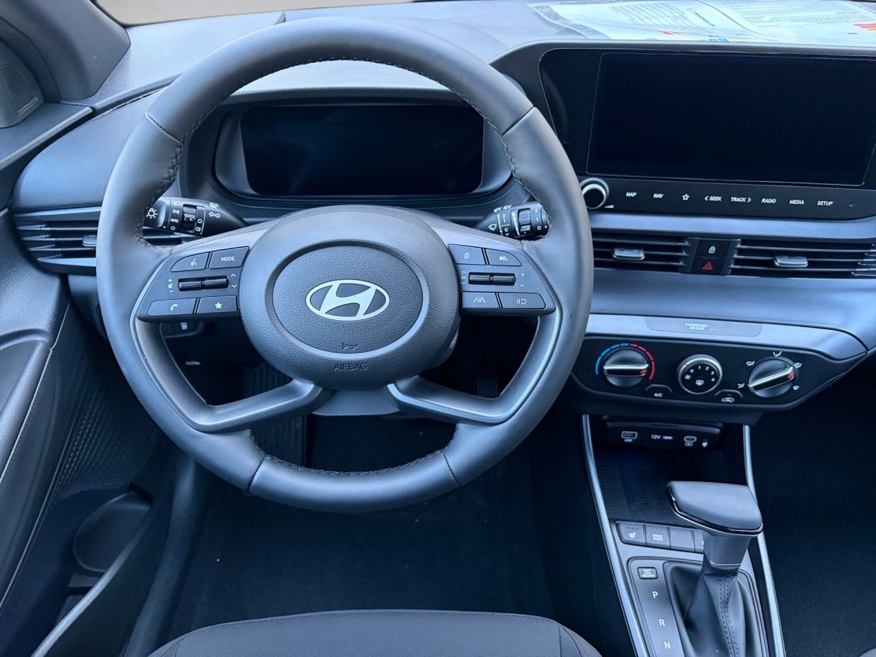 Fahrzeugabbildung Hyundai i20 BLACKLINE *KLIMAA*CARPLAY*SHZ*LHZ*NAVI*