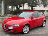 Alfa Romeo 147 1.6 16V TS 105cv GPL - rote Alfa Romeo 147