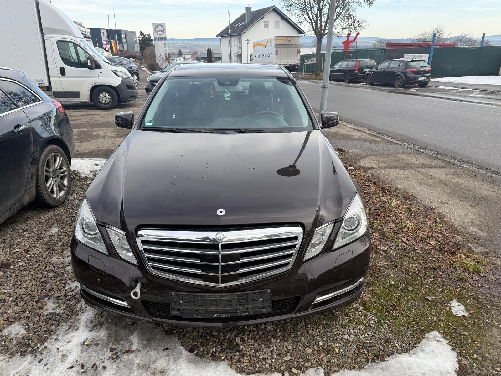 Mercedes-Benz E 220 E Limousine E 220 CDI BlueEfficiency