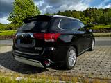 Mitsubishi Outlander 2.4 Plug-in Hybrid Top - scheckheftgepflegte Mitsubishi Plug-in Hybrid Outlander