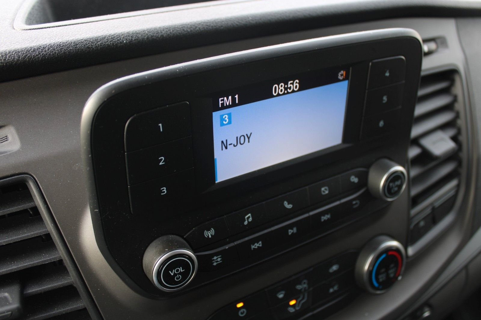 Fahrzeugabbildung Ford Transit L3 H2 TREND AHK PDC ALLWETTER 1.Hand