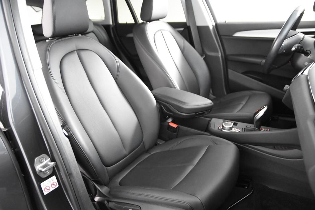 BMW X1 sDrive18i A xLine  *1.Hand*Leder*Navi*SHZ*