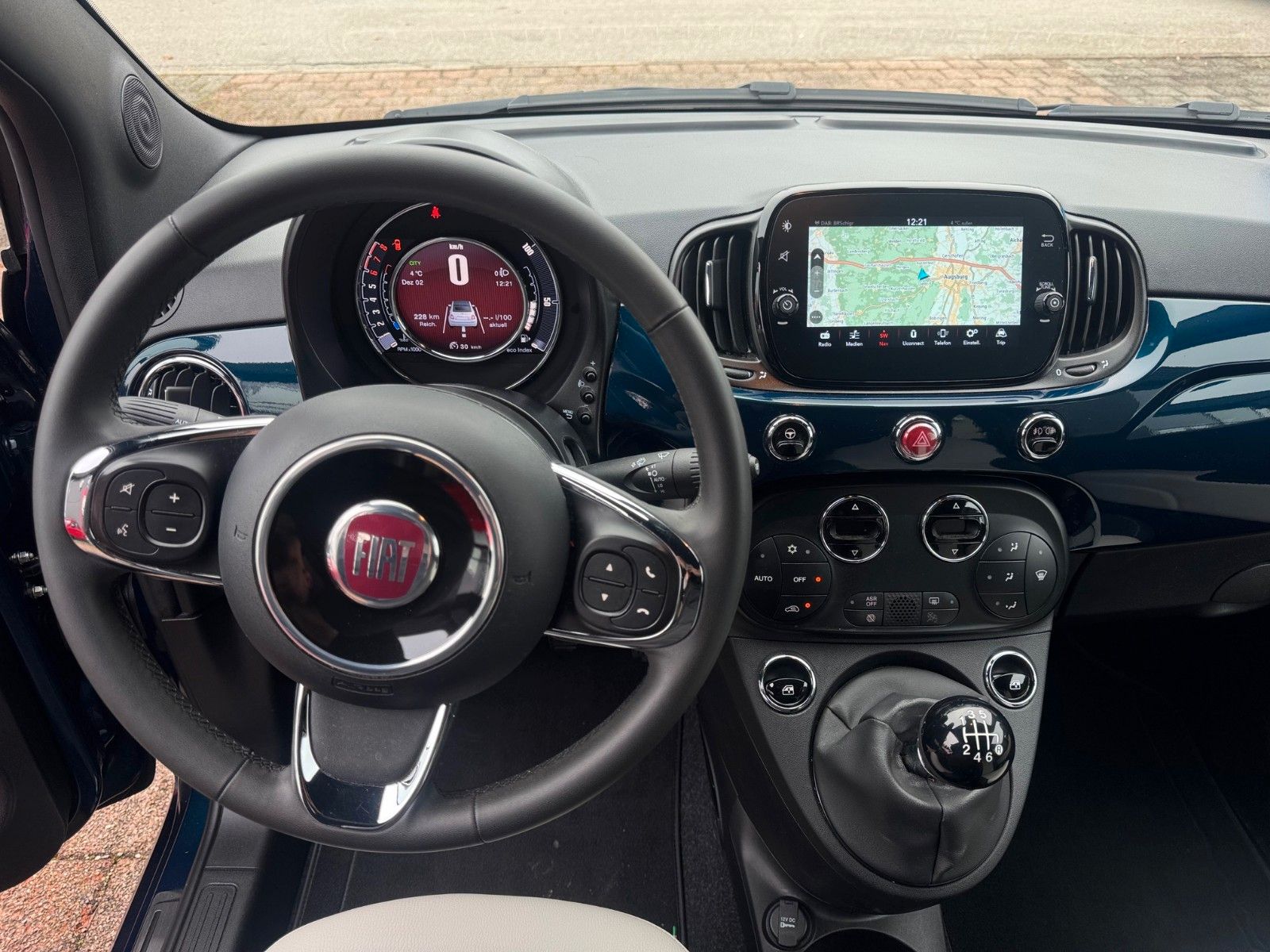 Fahrzeugabbildung Fiat 500C Hybrid Dolcevita 70PS NAVI KLIMA