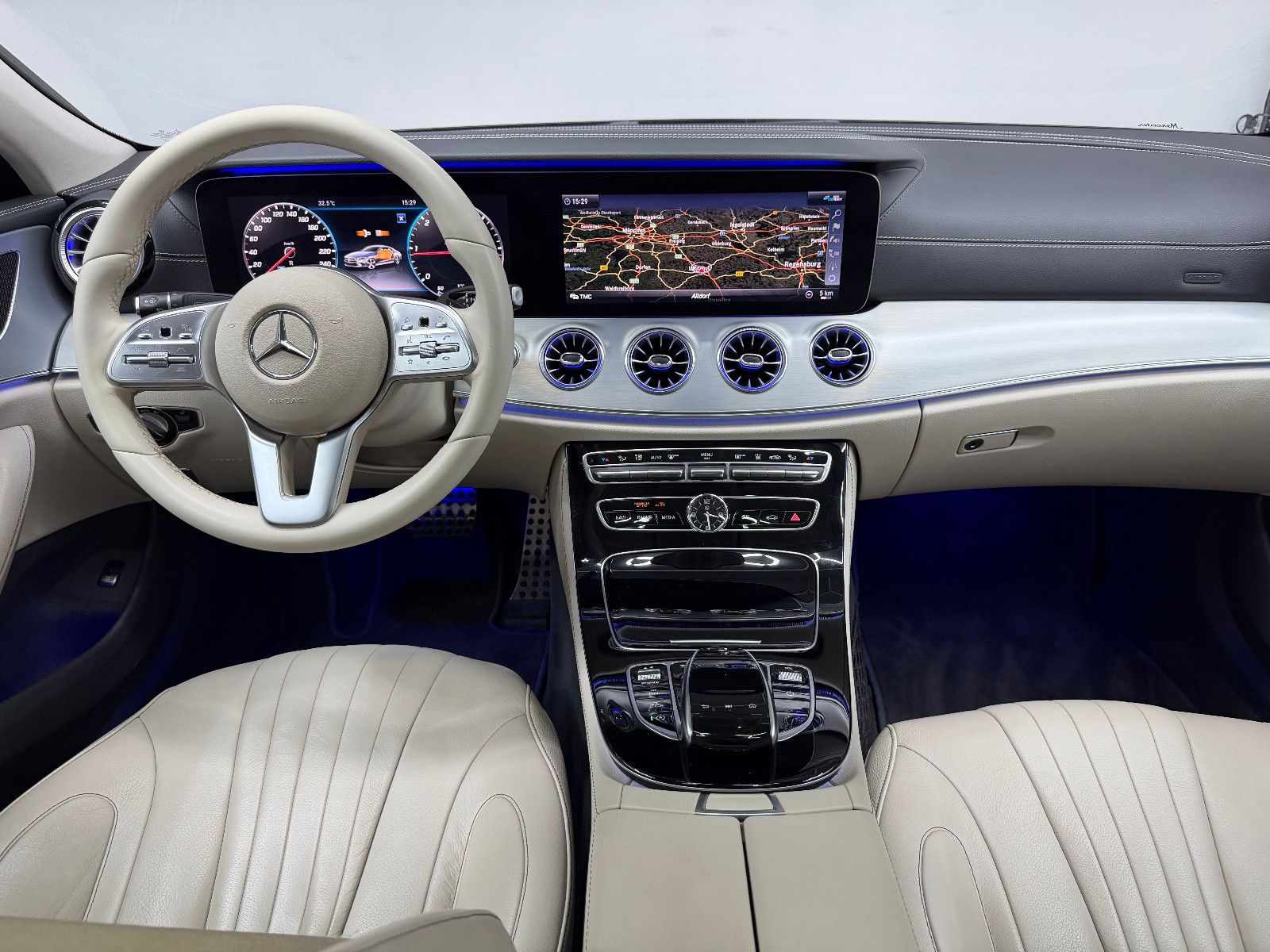 Fahrzeugabbildung Mercedes-Benz CLS 350 d 4Matic AMG-LINE/HuD/eGSD/DISTR+/STHZ