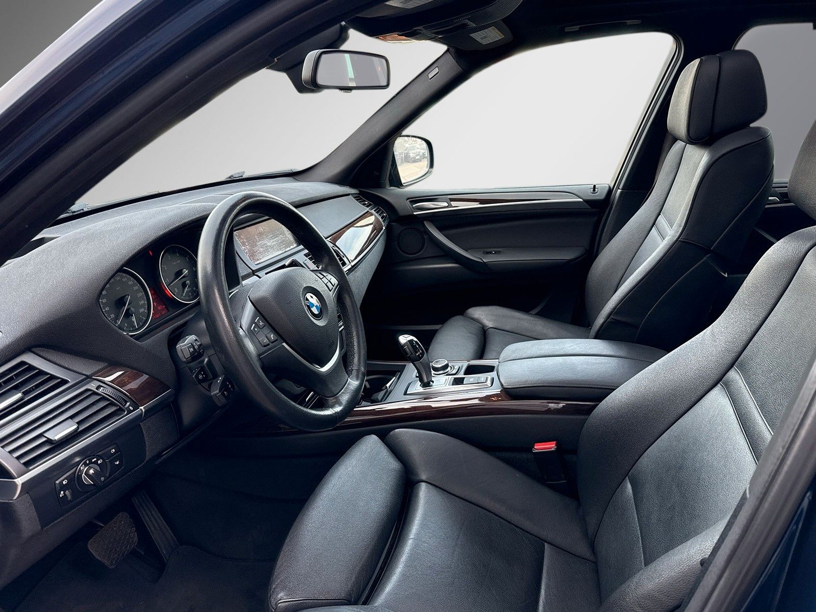 Fahrzeugabbildung BMW X5 xDrive50i*Pano*Bi-Xen*Memory*Head-Up*2-Zonen*