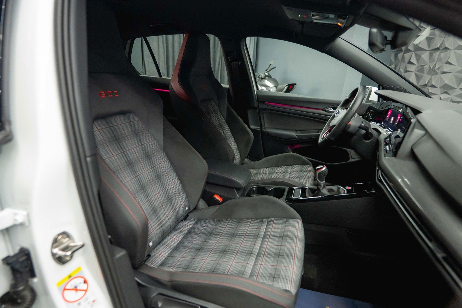 Fahrzeugabbildung Volkswagen Golf VIII Lim. GTI *LED+*Digital Tacho*1.Hand*