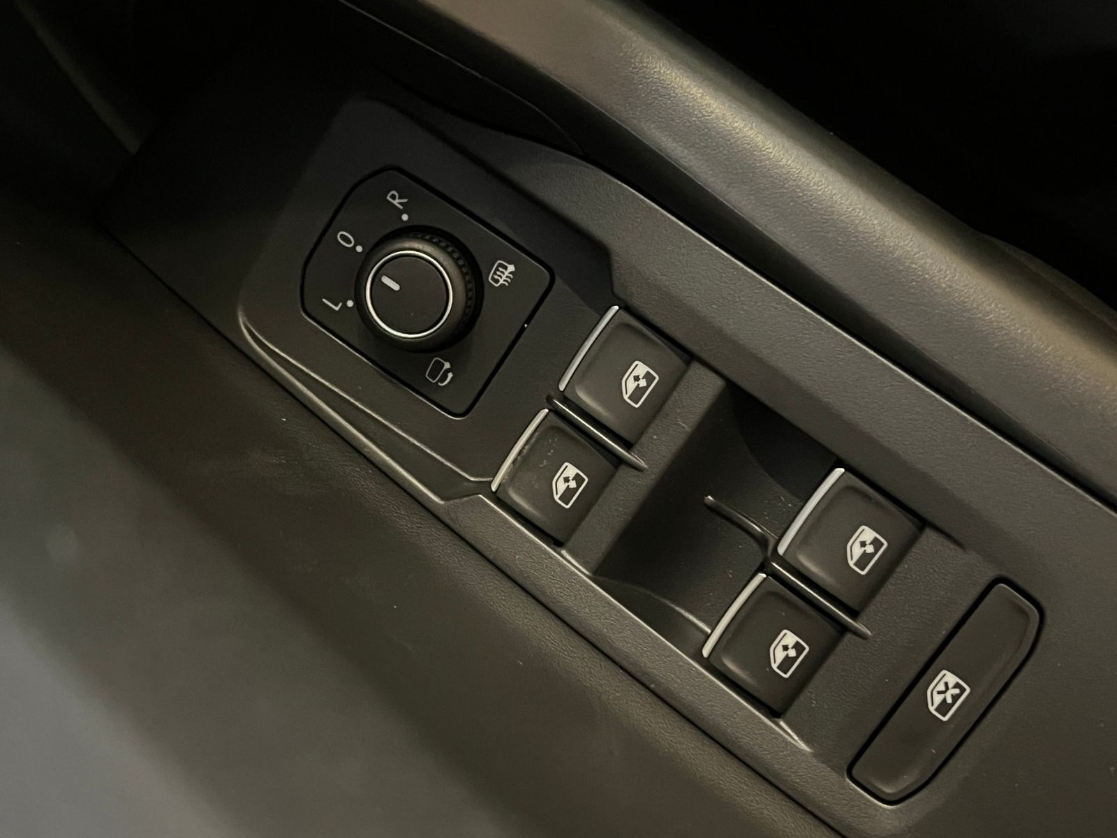 Fahrzeugabbildung Volkswagen T-Cross GOAL 1.0 TSI DSG *AHK,LED,Plus-Paket,17'