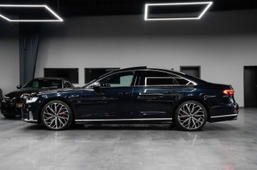 Audi S8 - 9