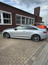 Mercedes-Benz E 400 4MATIC VOLLAUSTATTUNG - Mercedes-Benz E 400: Coupe