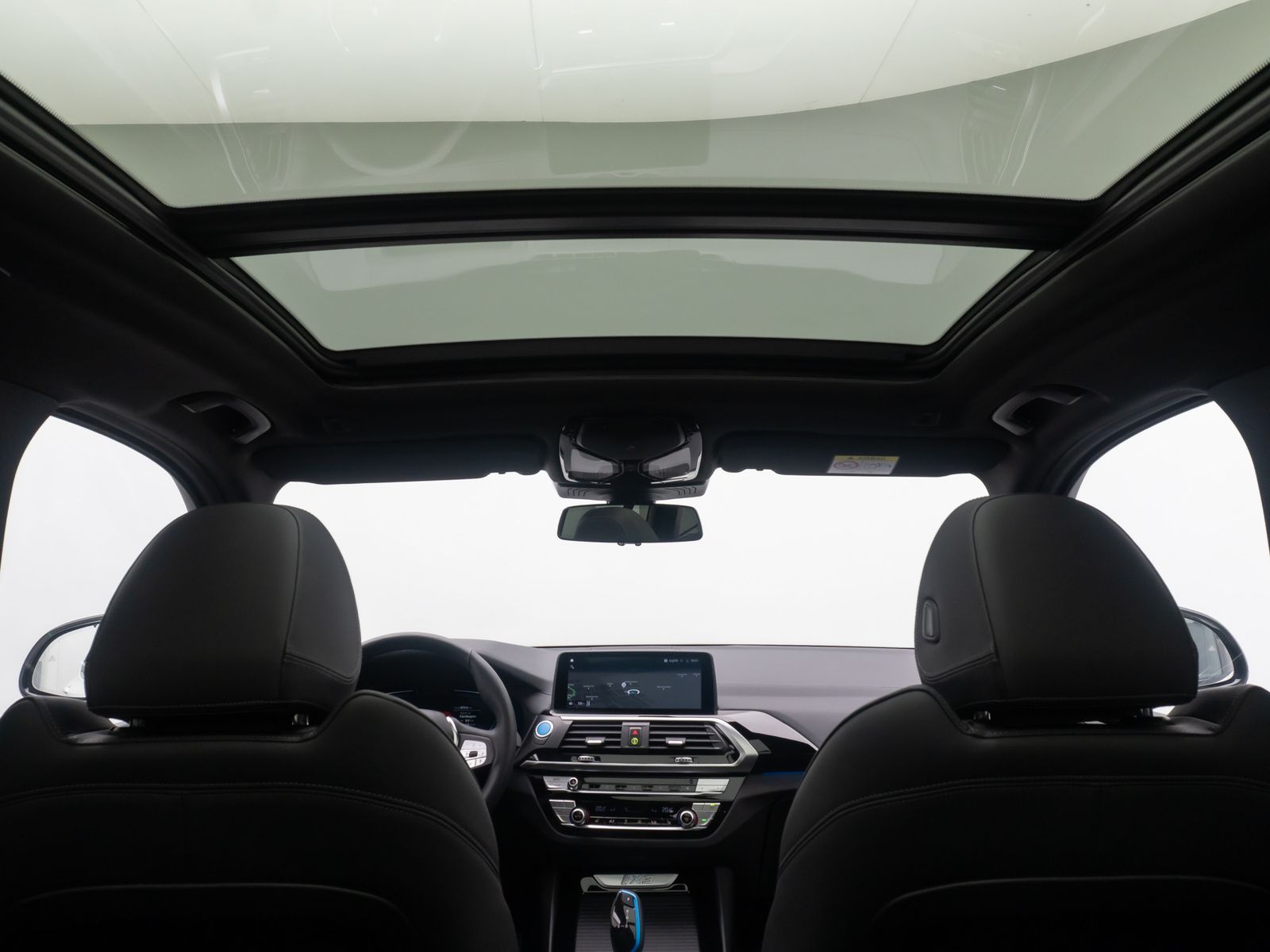 Fahrzeugabbildung BMW iX3 IMPRESSIVE AKH Alarm 360°HUD DAB Panoram 20"