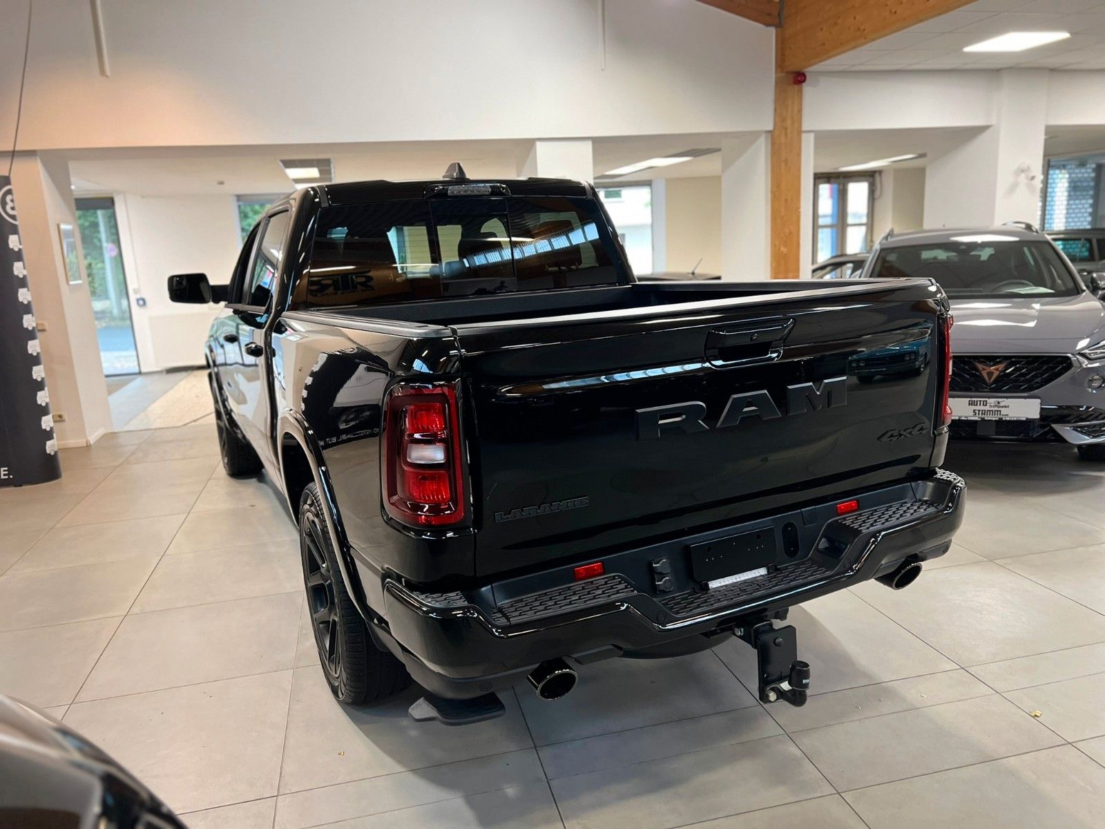 Fahrzeugabbildung Dodge RAM 1500 Laramie Night Premium, LUFT*AKTION*