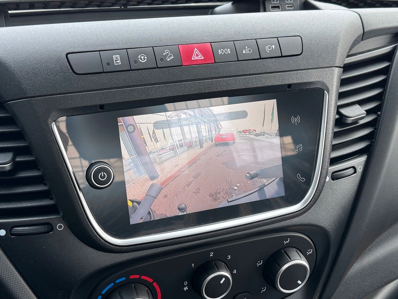 Fahrzeugabbildung Iveco Daily 70C18 H 3.0L *R3.450mm*AHK*Kamera*Sperre*