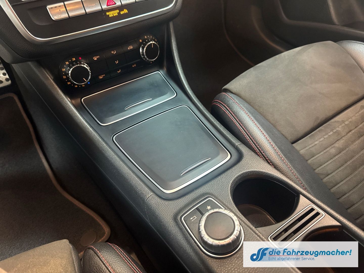 Fahrzeugabbildung Mercedes-Benz CLA 180 Shooting Brake AMG Sportpaket Navi LED *