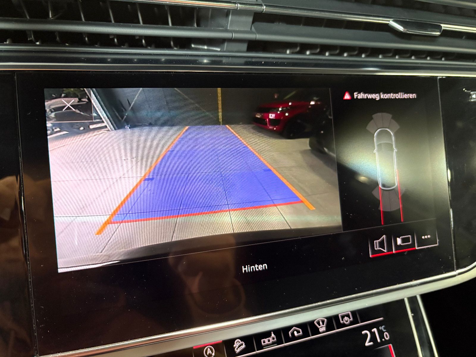 Fahrzeugabbildung Audi Q8 50 TDI quattro/PANO/NACHTSICHT/MEMORY/APPLE/