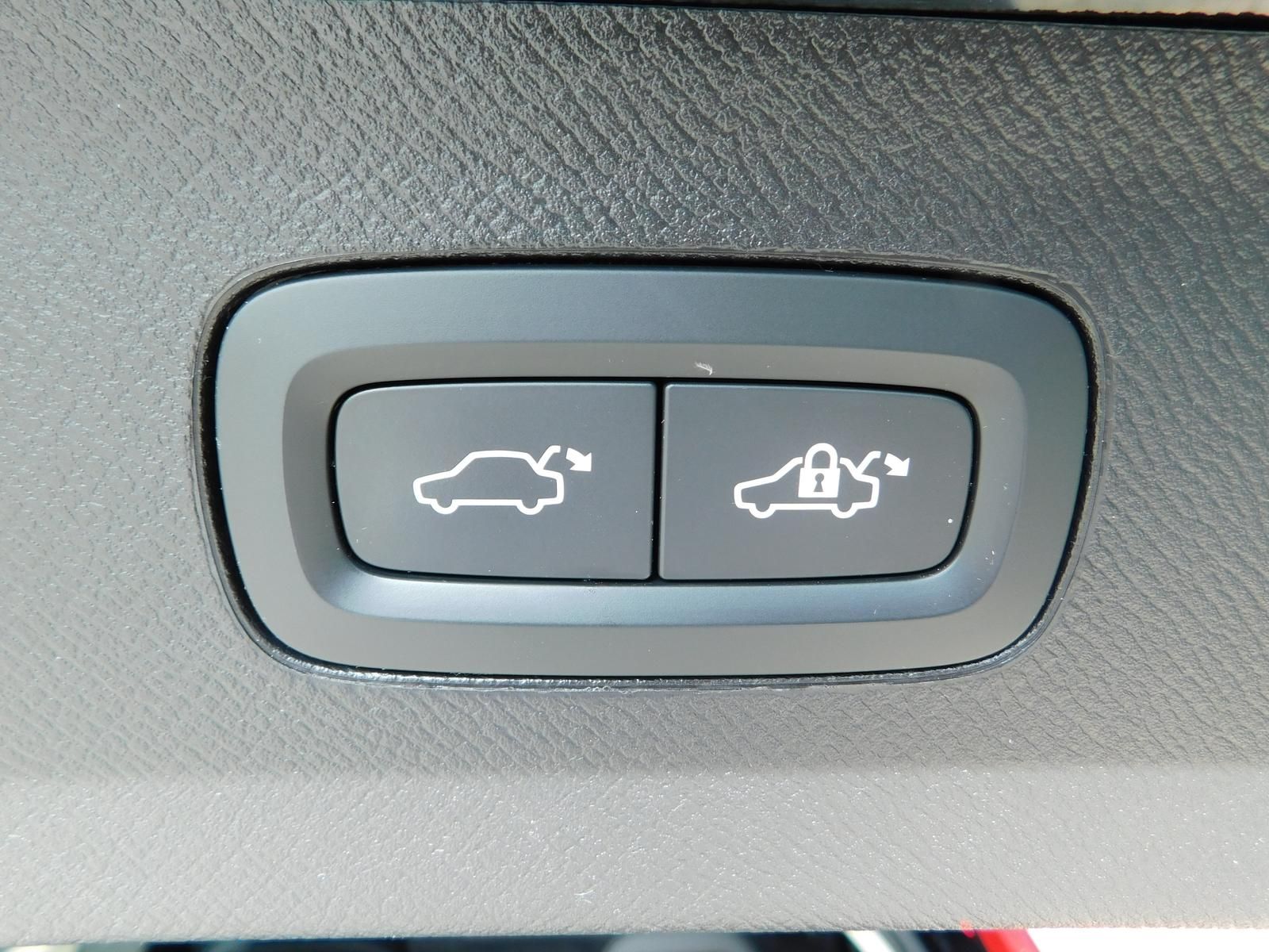 Fahrzeugabbildung Volvo XC90 B5 D Plus Bright