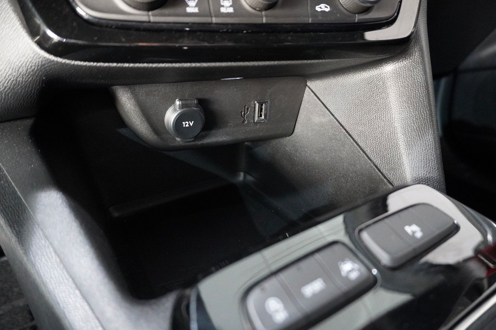 Fahrzeugabbildung Opel Mokka GS SPORT 1.2T NAVI/LED/KAMERA/SPORT/DAB+
