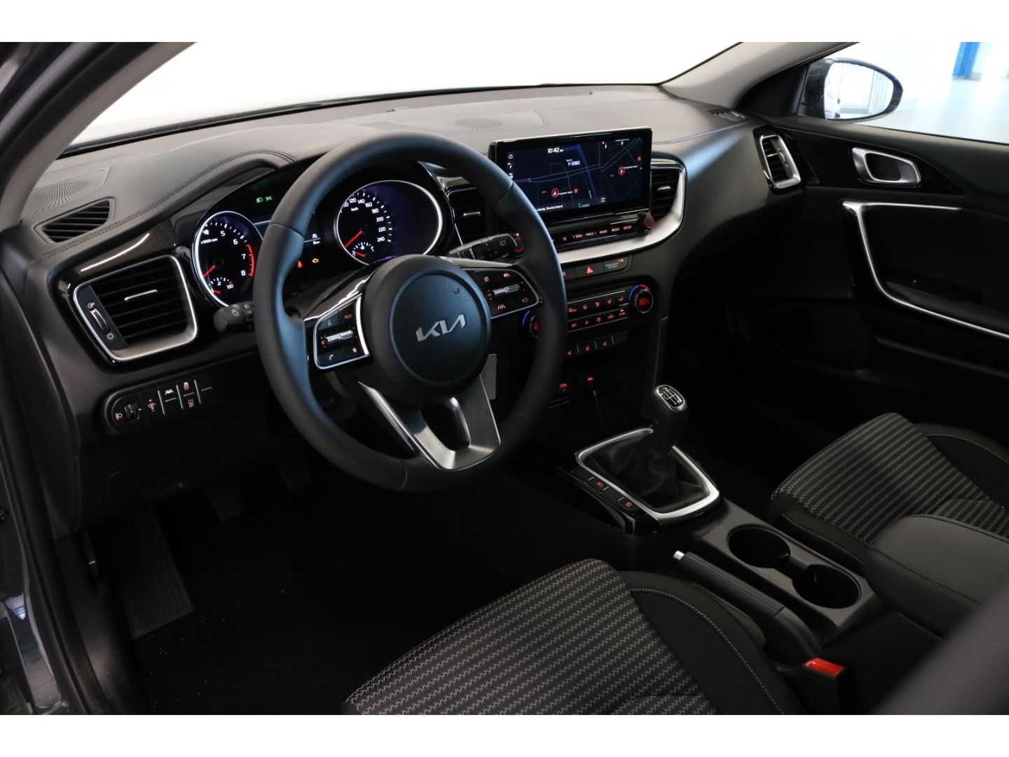 Fahrzeugabbildung Kia Ceed_sw Vision Kamera Navi SHZ PDC Tempomat