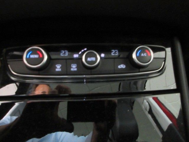 Fahrzeugabbildung Opel Grandland X Innovation 1.5D LED/NAVI/PANO/PDC