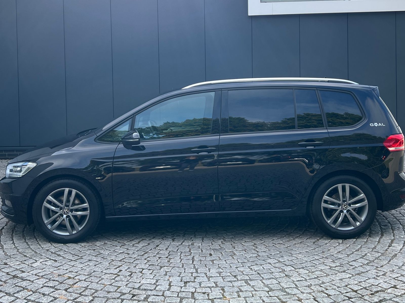 Fahrzeugabbildung Volkswagen Touran GOAL 2.0 TDI DSG *AHK, IQ.Light, ACC, Kam